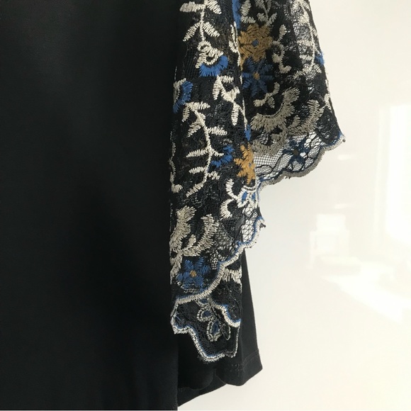 Anthropologie Akemi + Kin Callista Black Lace Embroidered Sleeve Tee XXS EUC - Picture 6 of 13